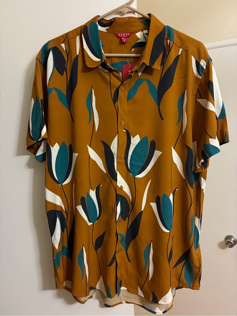 GUESS Men's Slim Fit Mustard Floral Print Short-Sleeve Button-Down Shirt XL